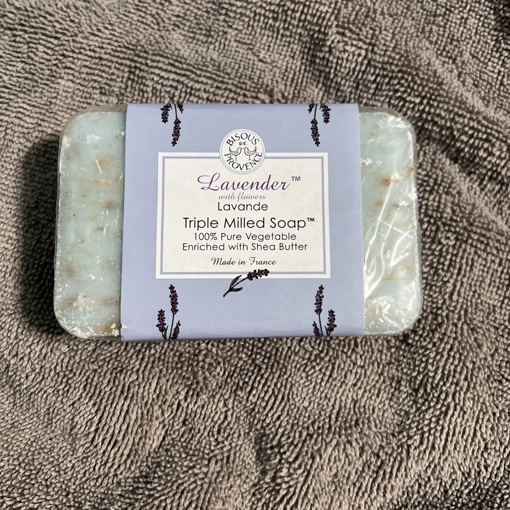 Trader Joe's Bisous de Provence LAVENDER Triple Milled Soap w/ Shea Butter‎ 7oz